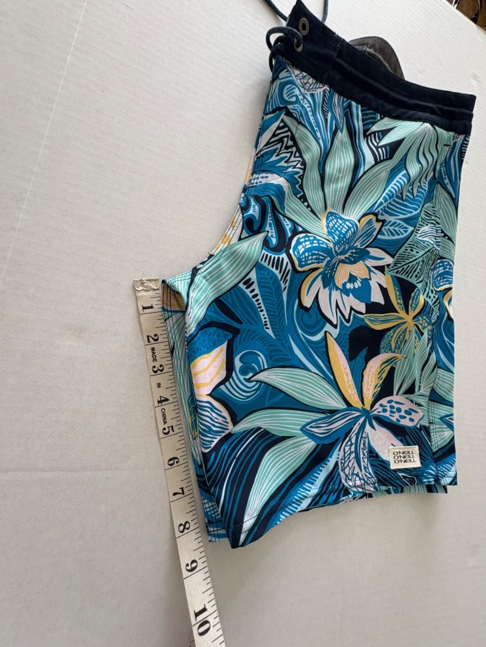 O'Neil Cruzers Boardshorts - Size 36. - Picture 13 of 13